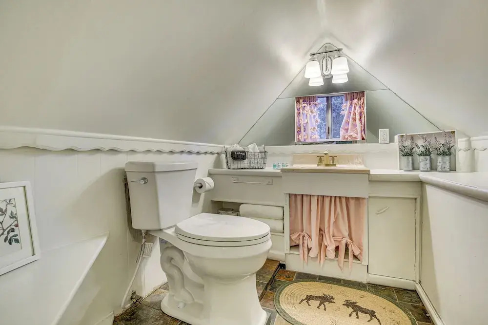 Hot Tub, Grill & Fire Pit: Cabin in Big Bear Lake