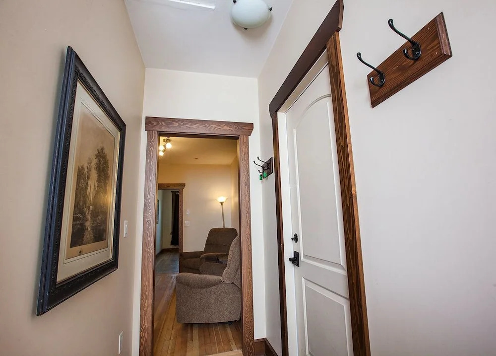 The Grizzly Den by Revelstoke Vacations
