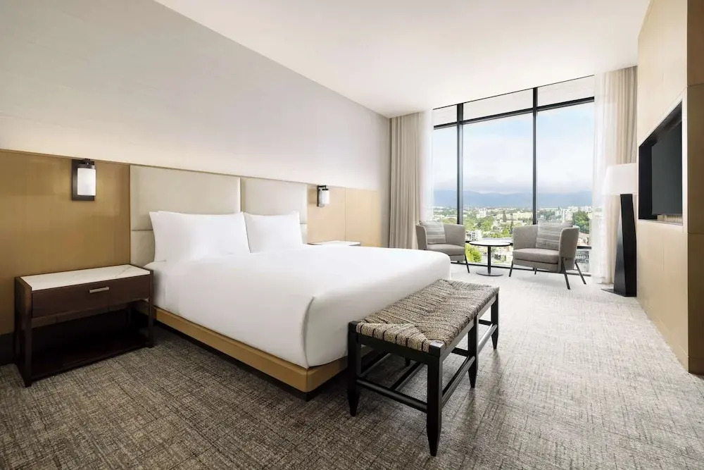 Hotel Santiago, Curio Collection By Hilton