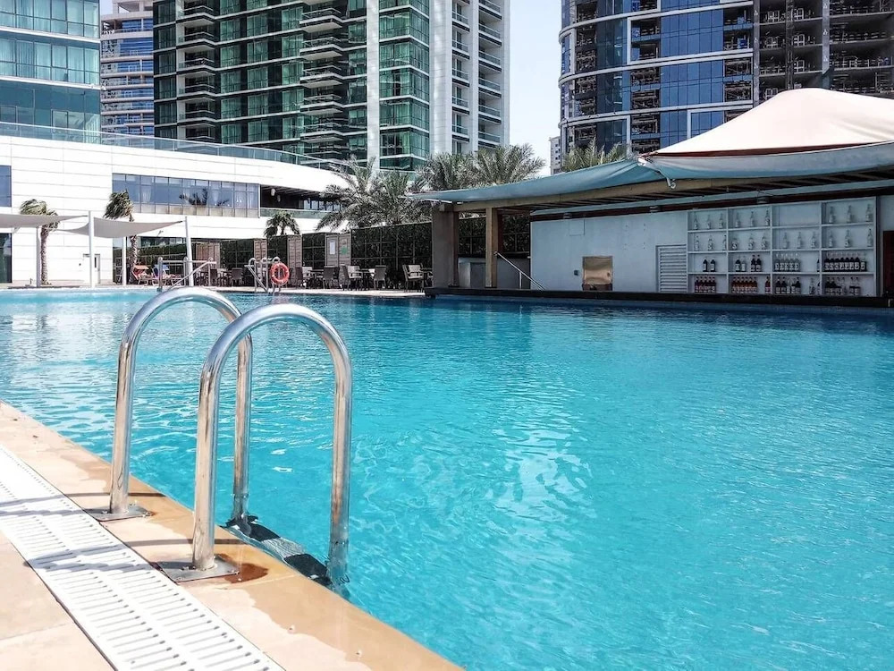 Upscale 1BR - Sea Views - Direct Beach Access!