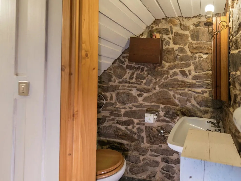 Holiday Home for two in Idyllic Garden With Saltwater Swimming Pool