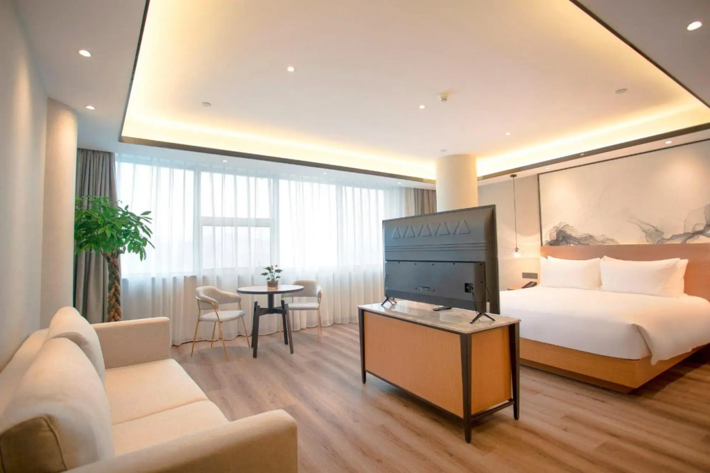 Shiny Hotel