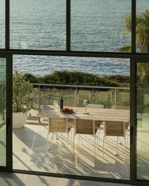 Villa Blanca Collection
