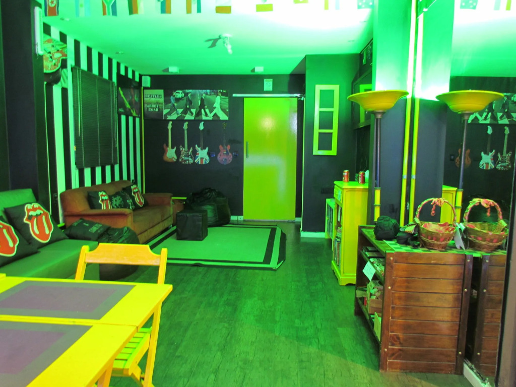 Vila Rock Hostel - Secure Neighborhood, Near Metro, Nubank Allianz Parque, Vila Madalena, Av Paulista, easy access to Morumbis and Autódromo Interlagos