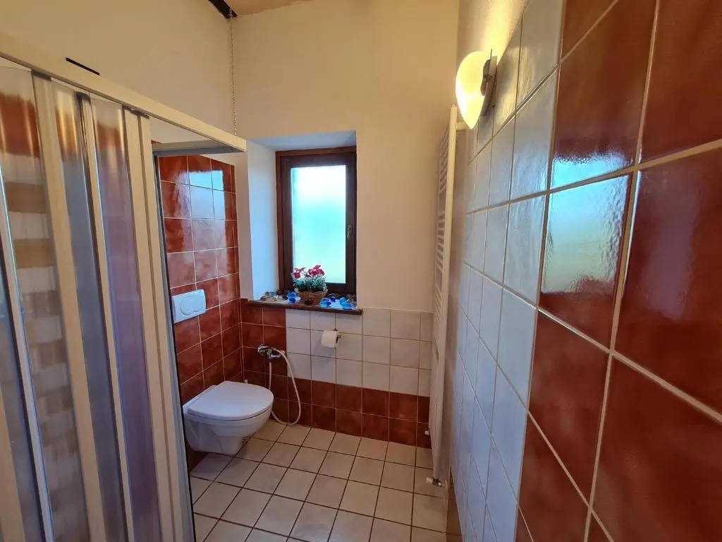 Agriturismo 6 appartamenti 25 posti letto