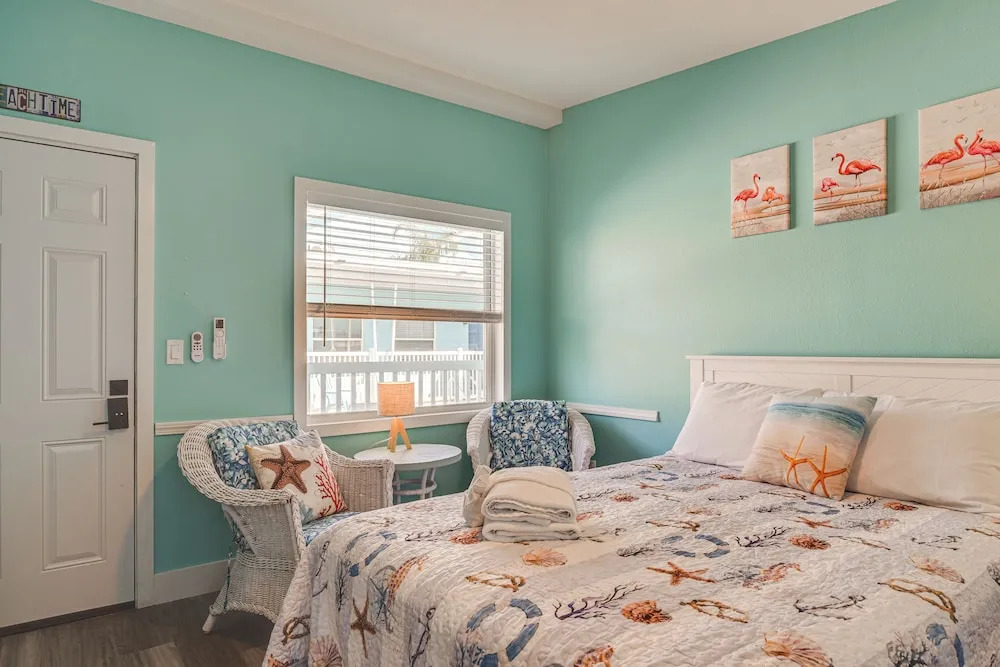 Madeira Beach Studio: Walk to John's Pass!