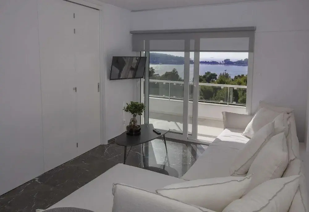 Luxury penthouse with stunning riviera view by GHH