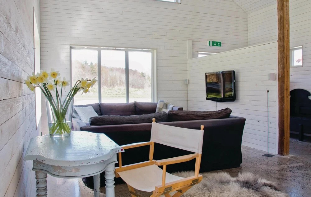 Awesome Home In Onsala With Kitchen