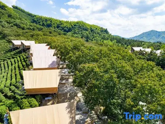 Jishu Miaoji Sunset Hot Spring Resort Hotel