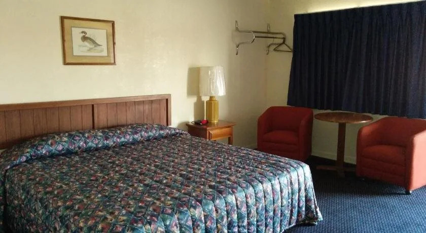CRYSTAL MOTEL