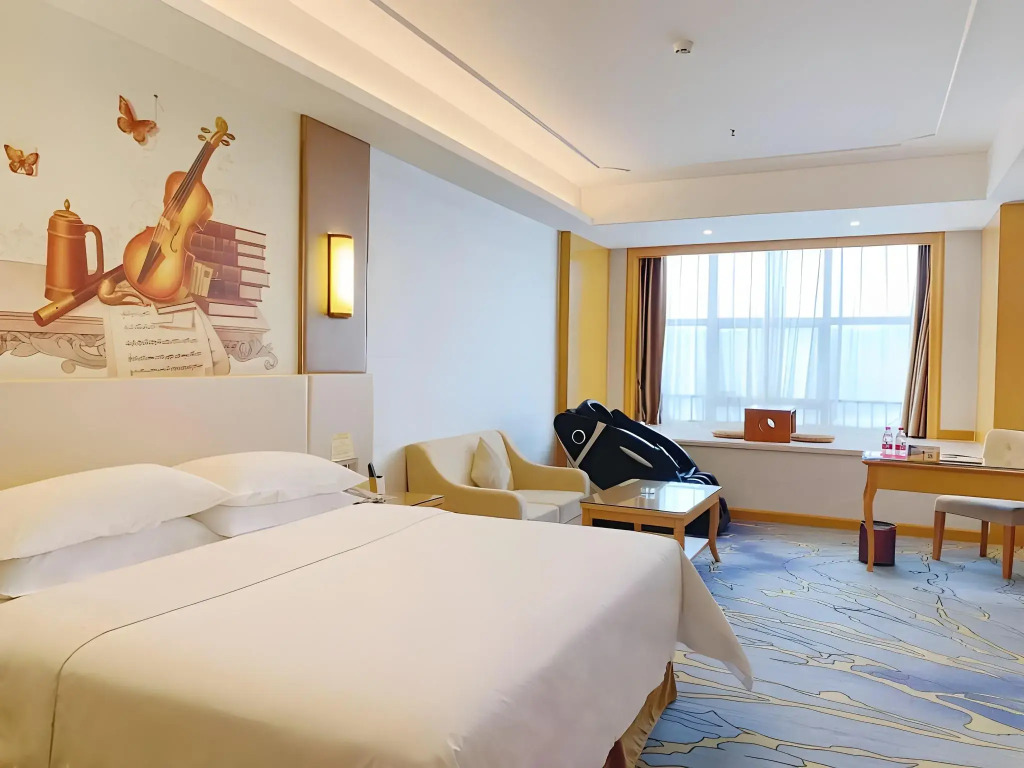 Vienna International Hotel (Huizhou High Speed Railway North Station Xing'an City)