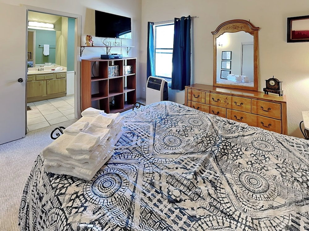 Lowkeys Lodge by Ruidoso Vacation Rentals