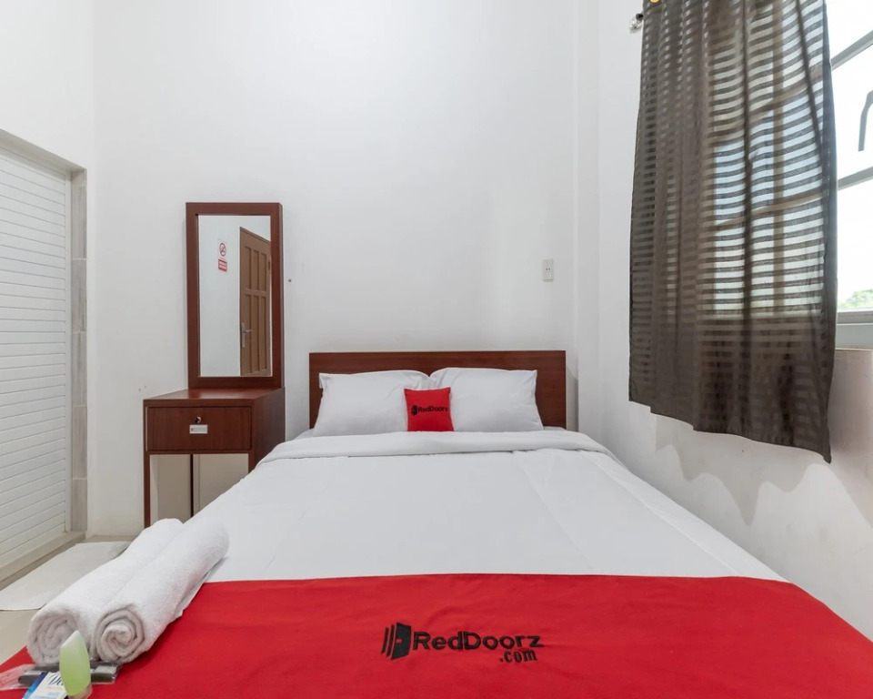 RedDoorz near Stasiun Pematangsiantar