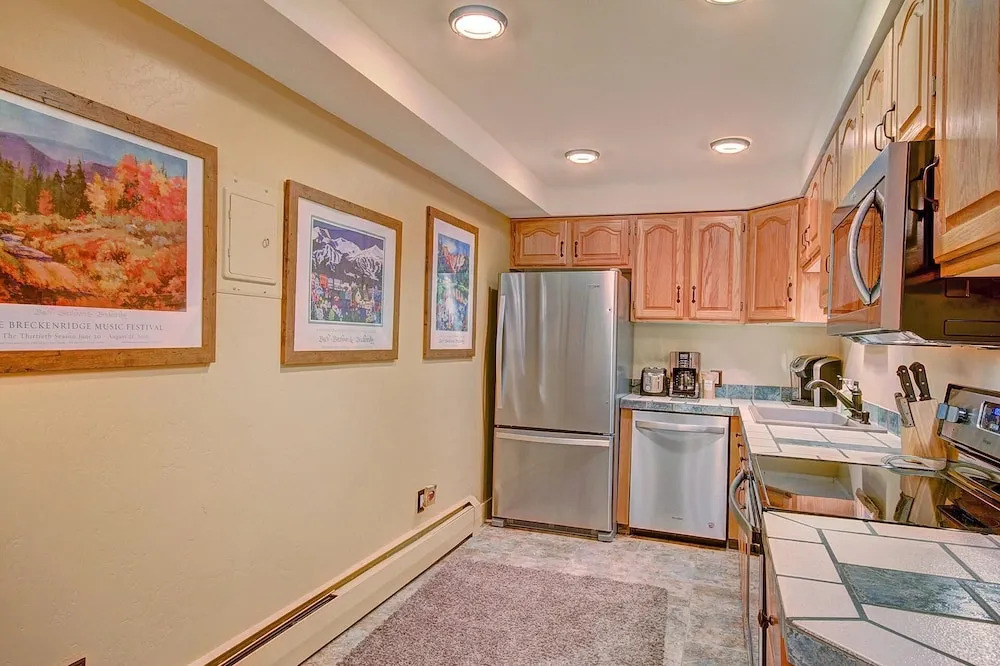 The Lift C11 1 Bedroom Condo by RedAwning