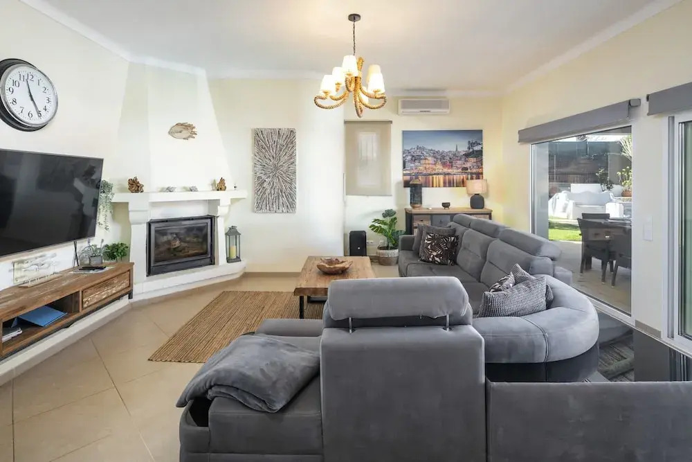Villa in coastal town of Carvoeiro, Algarve