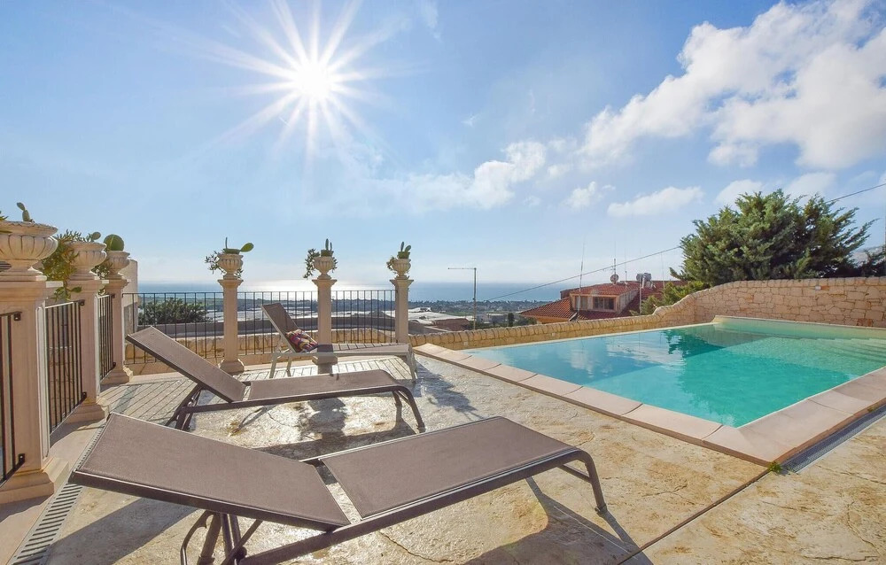 Amazing Home in Ragusa With 6 Bedrooms, Wifi and Outdoor Swimming Pool