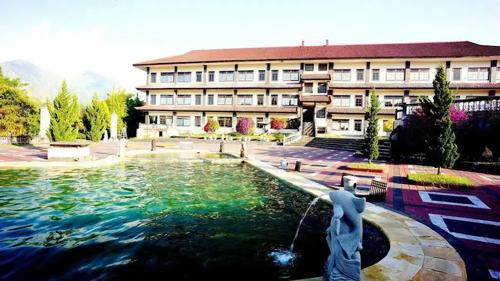 Puri Bening Lake Front Hotel