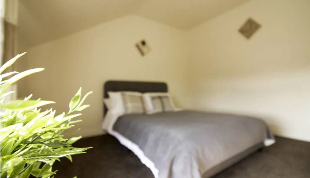 RoomTel - Brook House