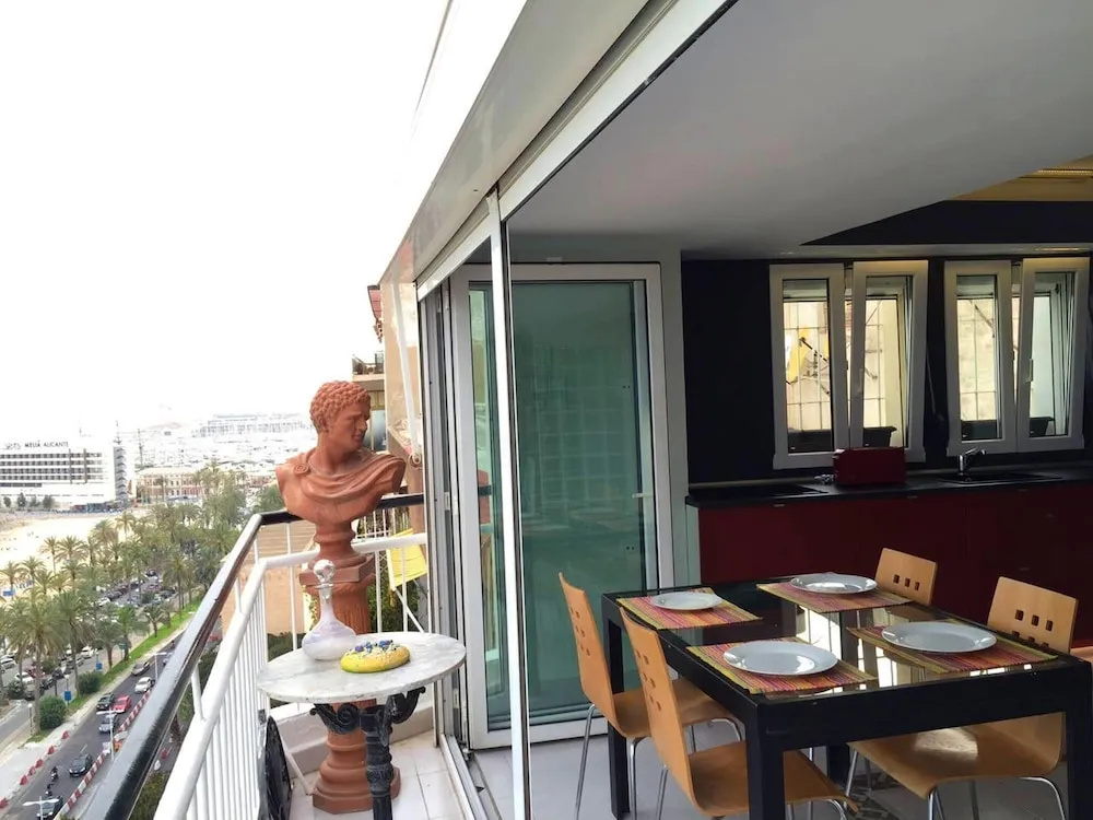 Apartment With one Bedroom in Alicante , With Wonderful sea View, Furnished Balcony and Wifi