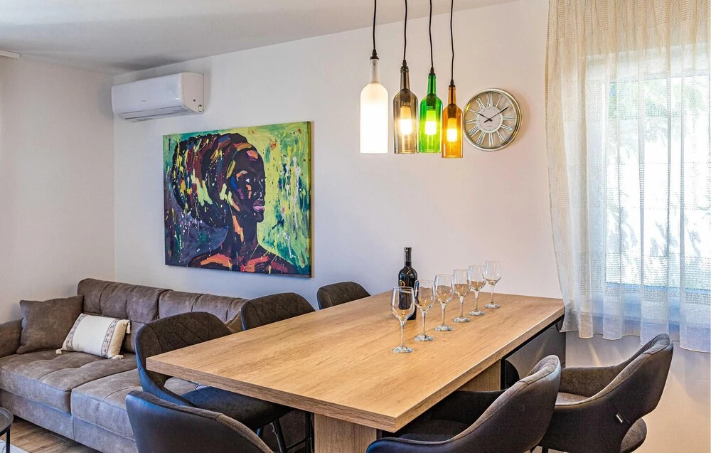 Nice Apartment in Seget Donji With Wifi and 1 Bedrooms