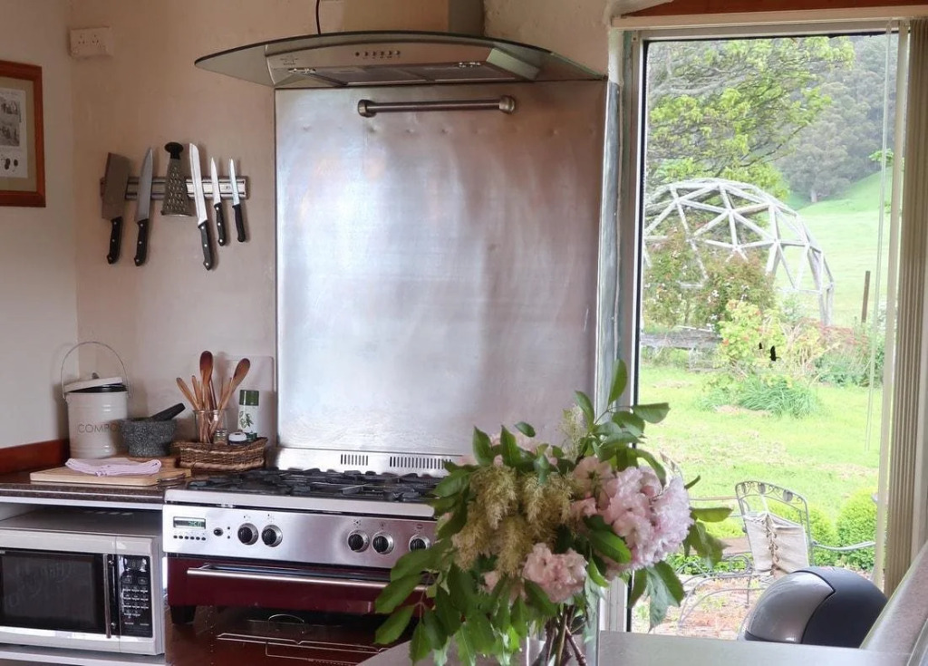 Cherry Top Farmstay - Boutique Eco Village