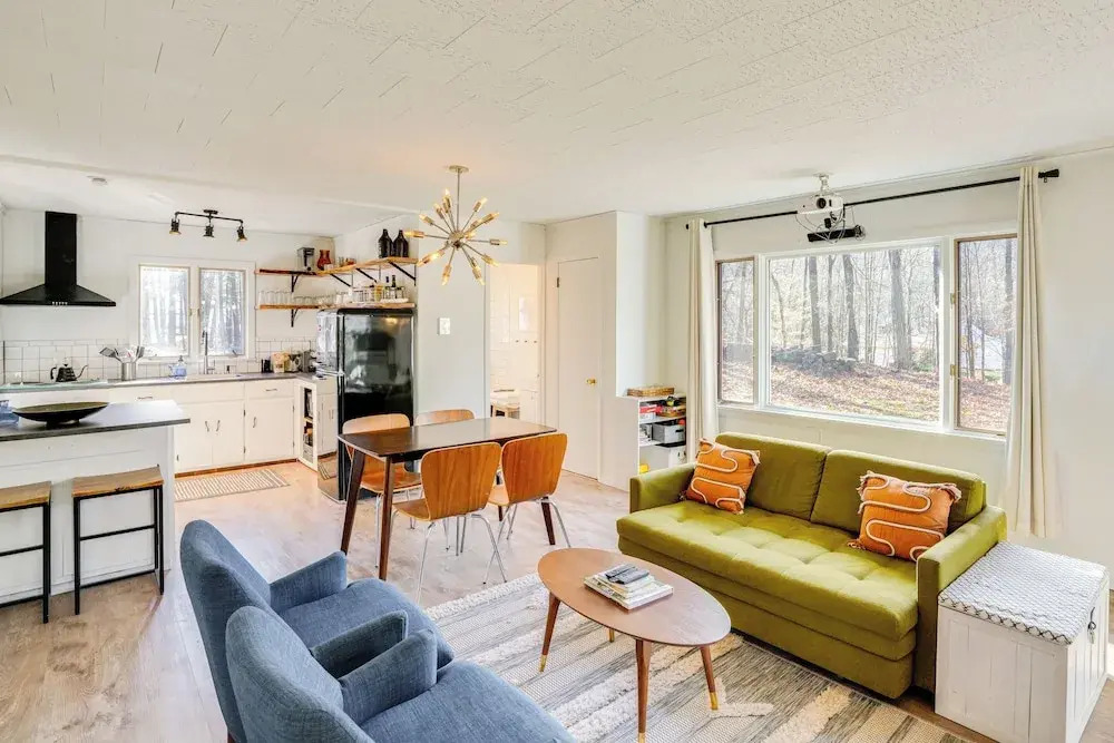Mtn Views + On-site Hiking Trails: Catskills Cabin