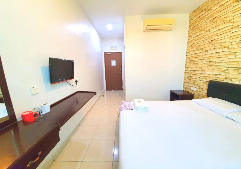 OYO 89715 CK Hotel