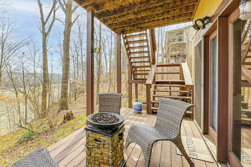 Lake Cumberland Log Cabin Near 3 Boat Ramps