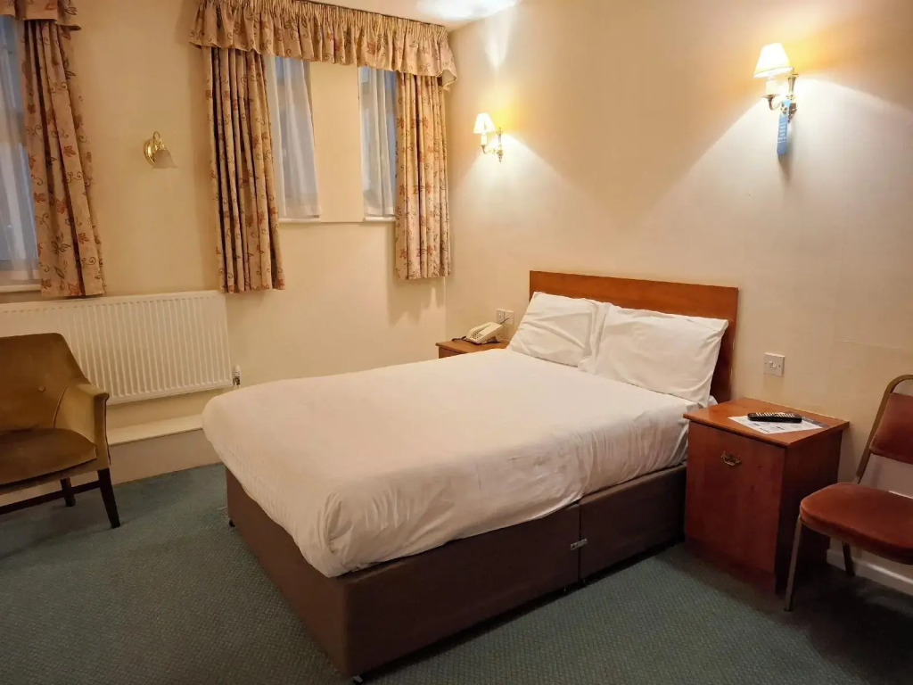 Borough Arms Hotel
