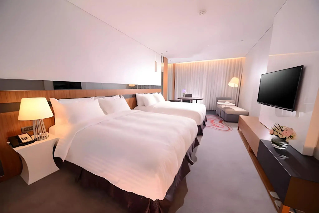 FleurLis Hotel
