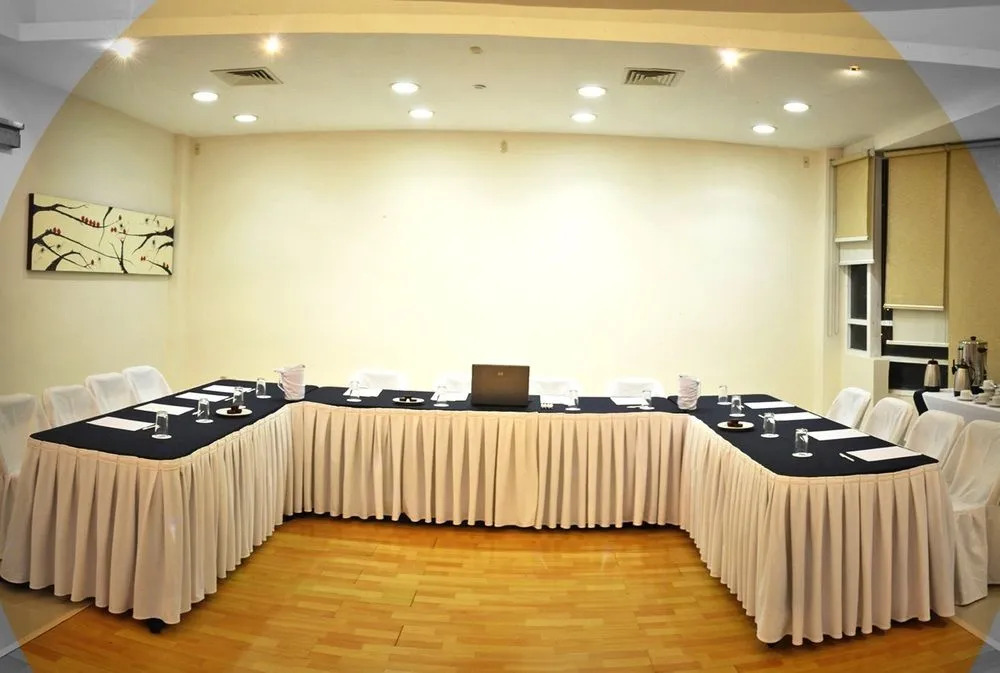 Angeles Suites & Hotel
