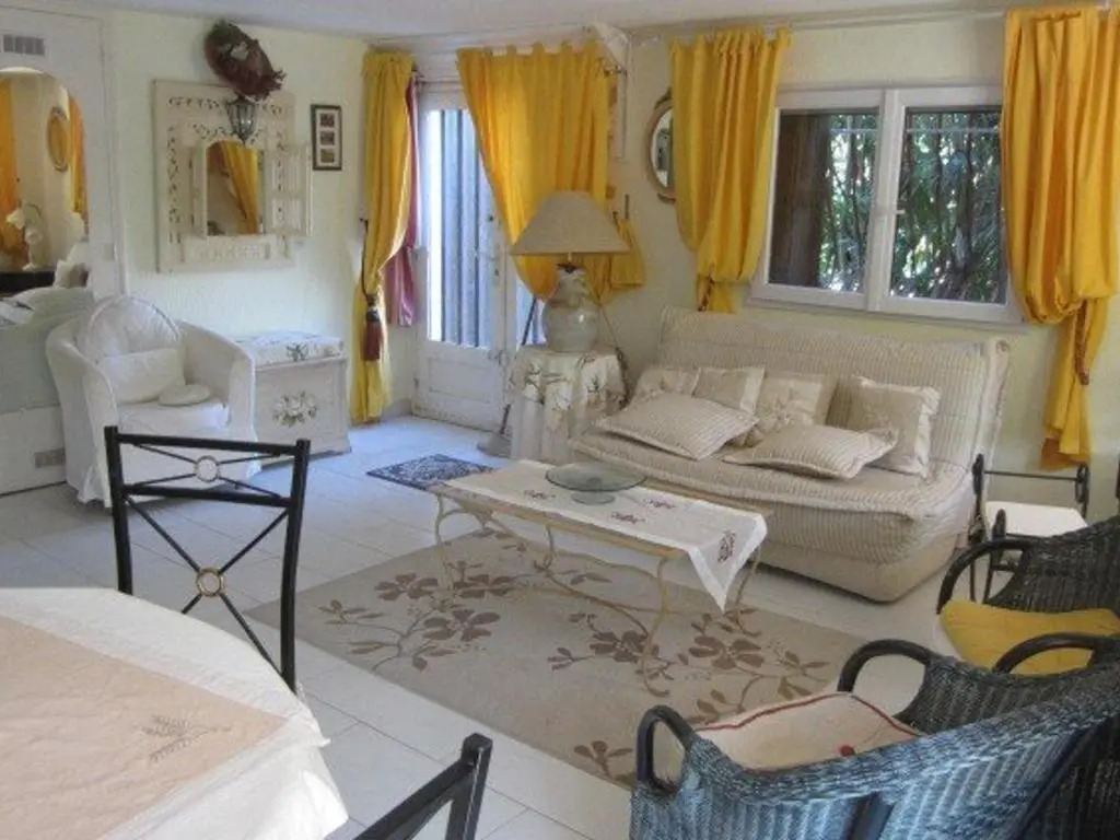 Appartement Le Lavandou, 2 pièces, 4 personnes - FR-1-251-12