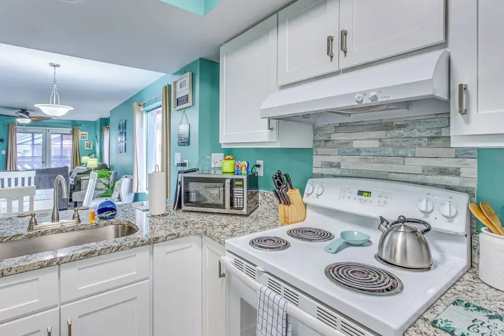 Walk to Ocean: Condo w/ 2 Pools in Myrtle Beach