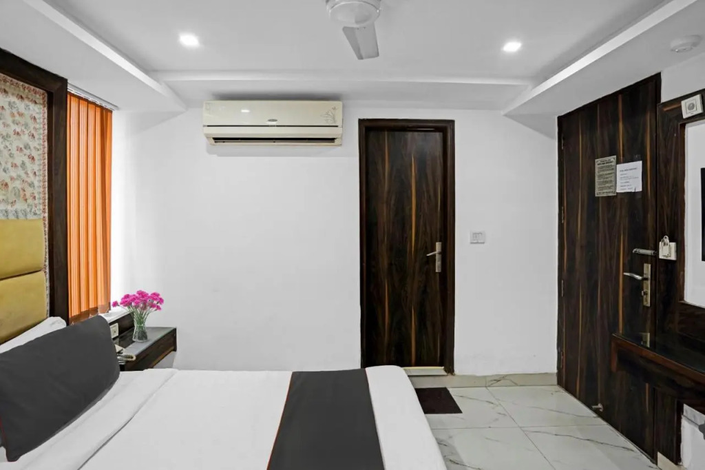 Capital O 88320 Hotel Grand Stays