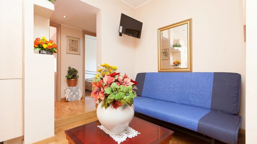 Guinizzelli Apartment