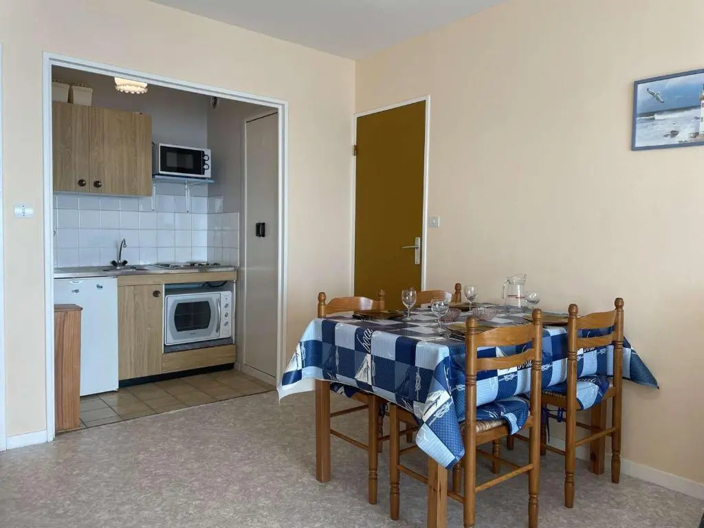 Appartement Saint-Gilles-Croix-de-Vie, 2 pièces, 4 personnes - FR-1-224-39