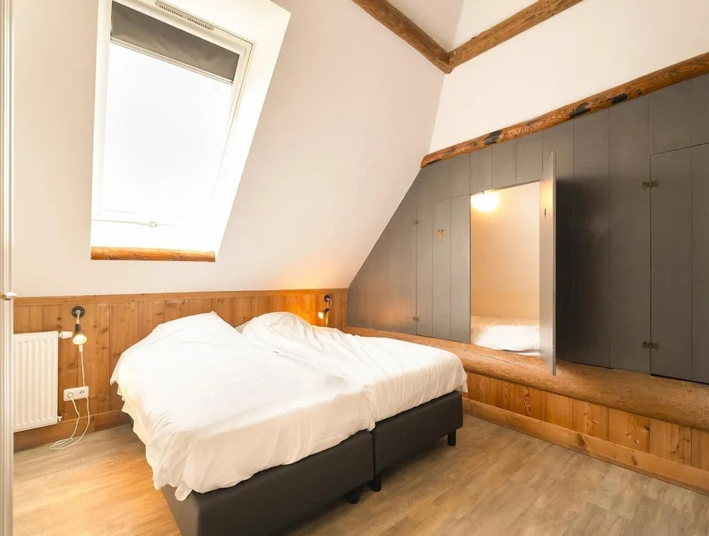 Fantastic Farmhouse for 22 in Callantsoog