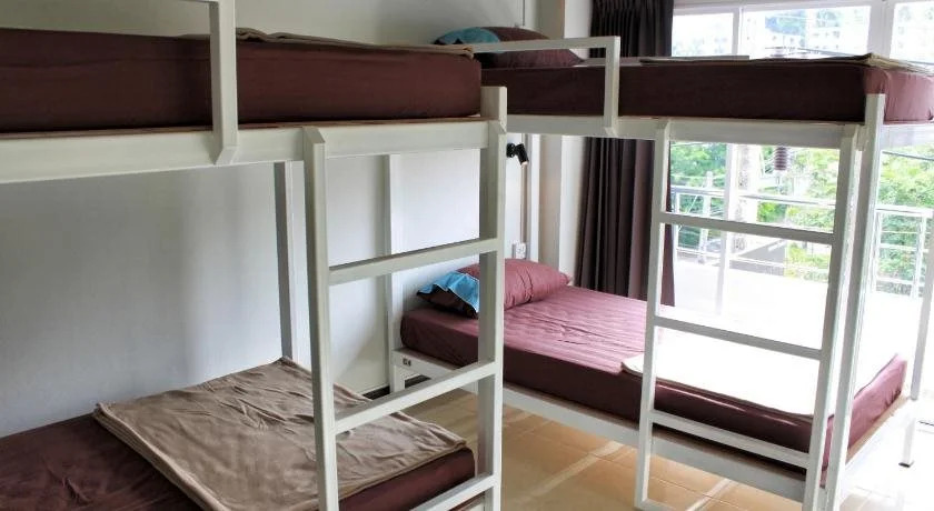 Ananas Central Phuket Hostel