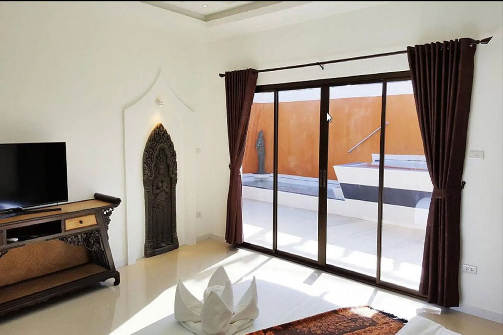 HIDELAND Luxury Pool Villa Pattaya Walking Street