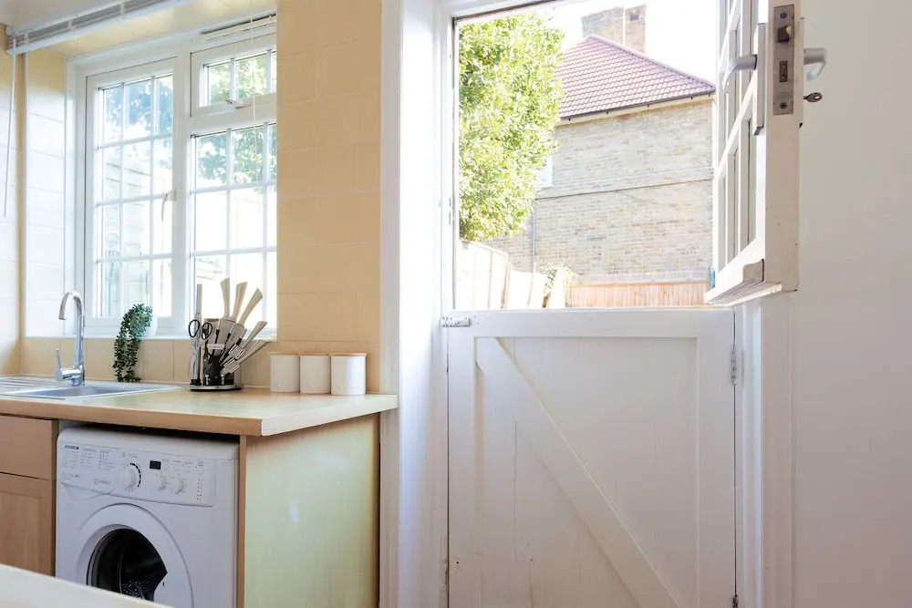 Cosy Room in Morden