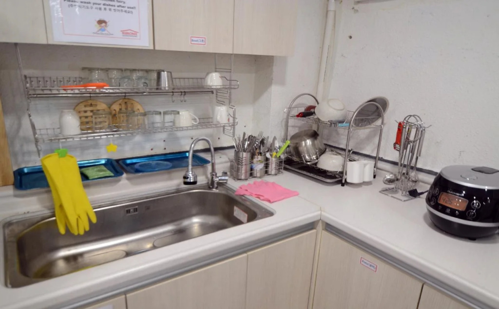 Kimchee Busan Station Guesthouse - Hostel