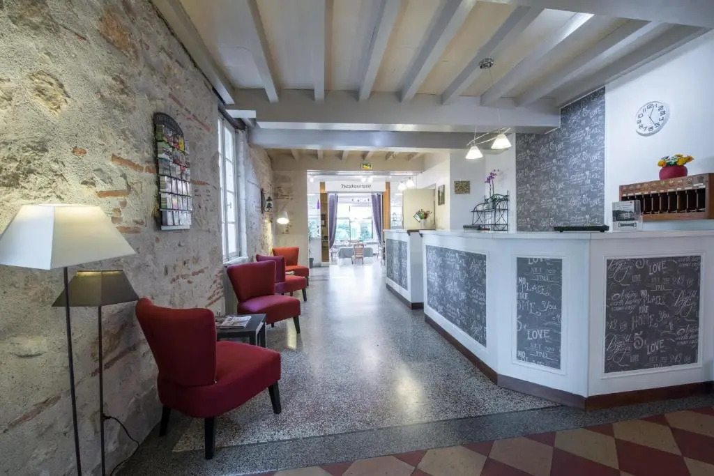 Logis Hotels - Au Colombier du Touron