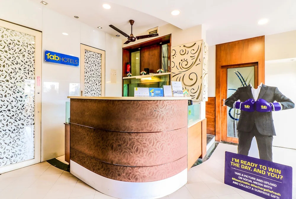 OYO 13105 Hotel Blue Diamond