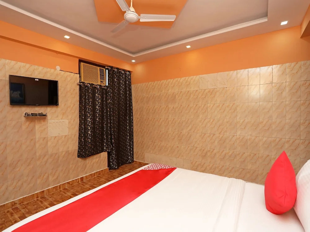 Qlark Rooms & Lawn By OYO Rooms