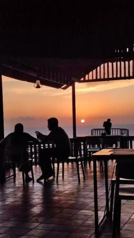 Pura Vida Varkala