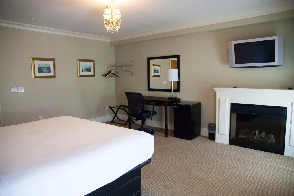 Niagara Crossing Hotel and Spa