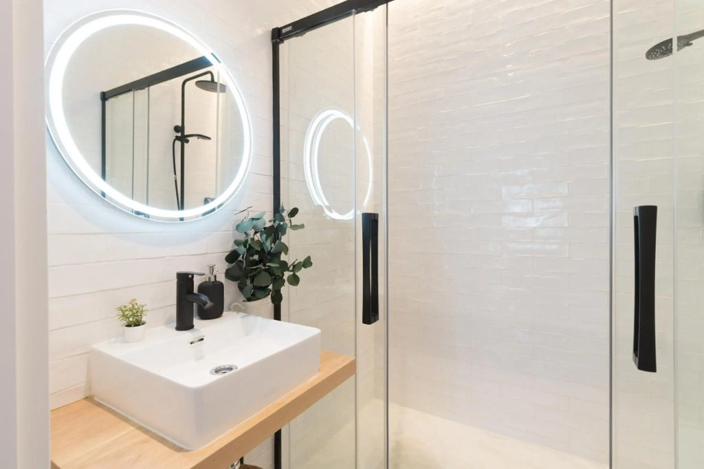 Amplio y moderno apartamento con tarima refrescante by Staynnapartments