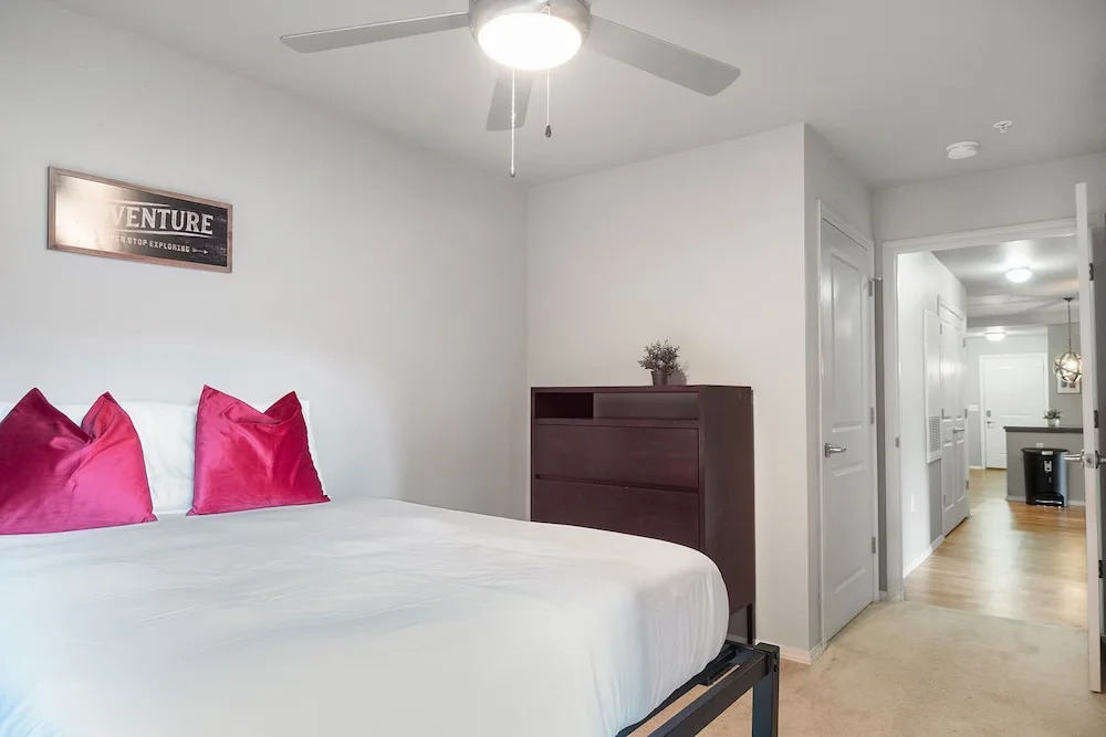 The Luxe Suites at University of Arkansas