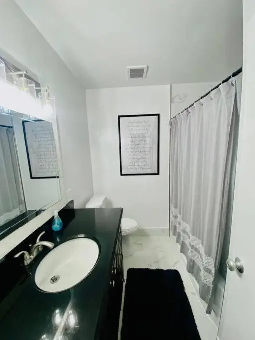 XL Fully Loaded 4Br 3BA Close to Beach & Downtown