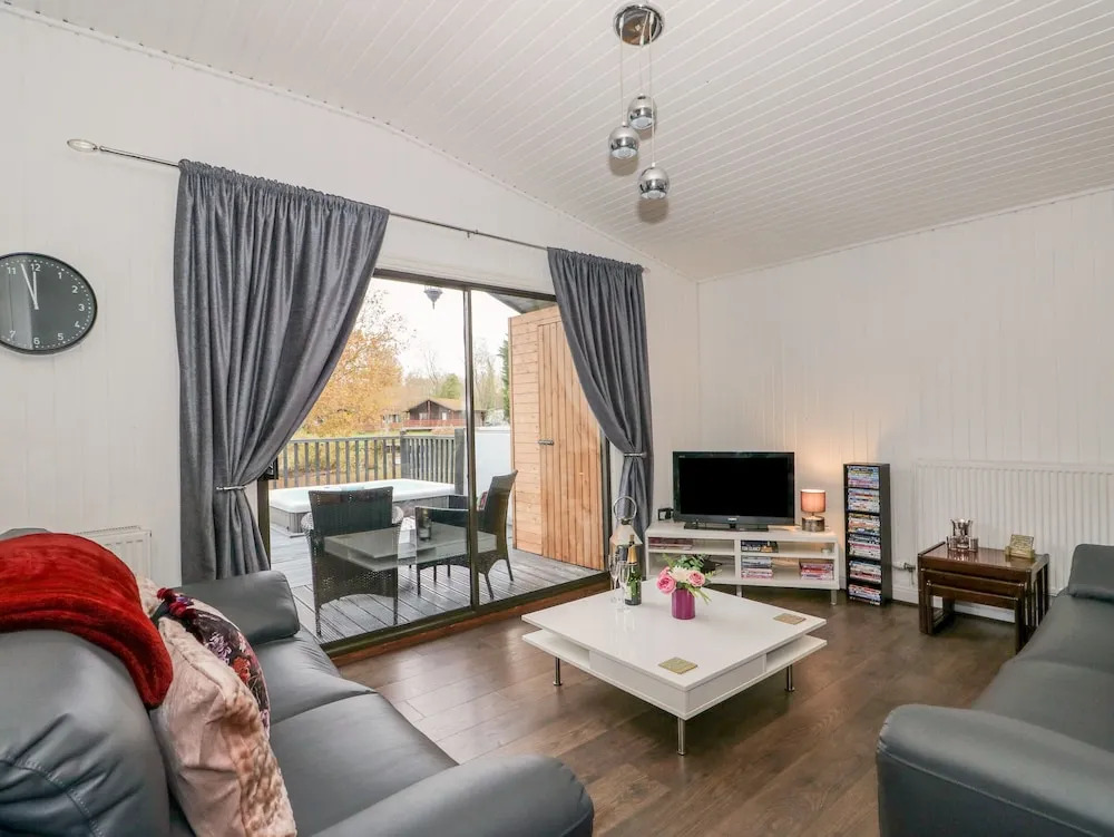 Sunset Lodge